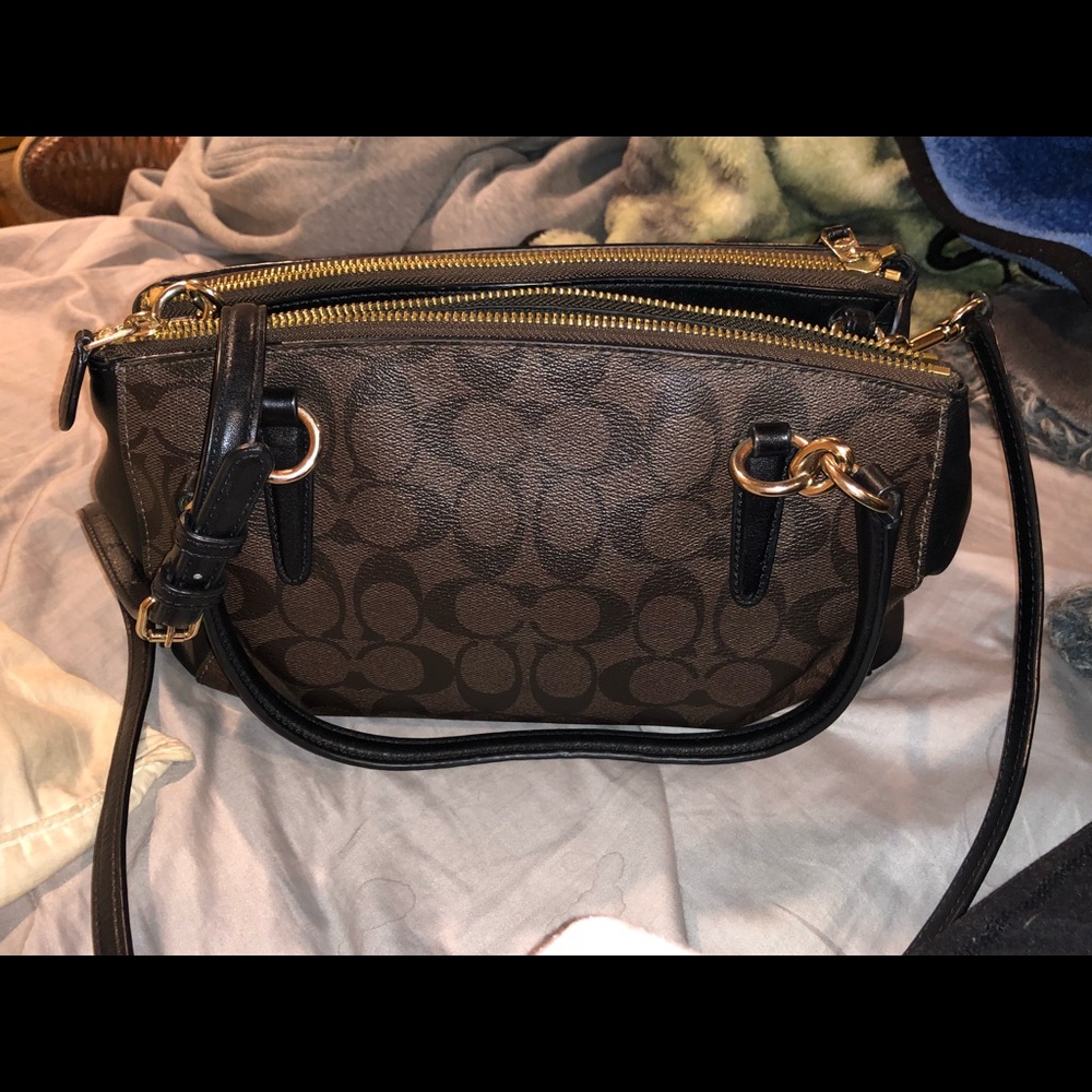 Coach purse - Picture 2 of 4